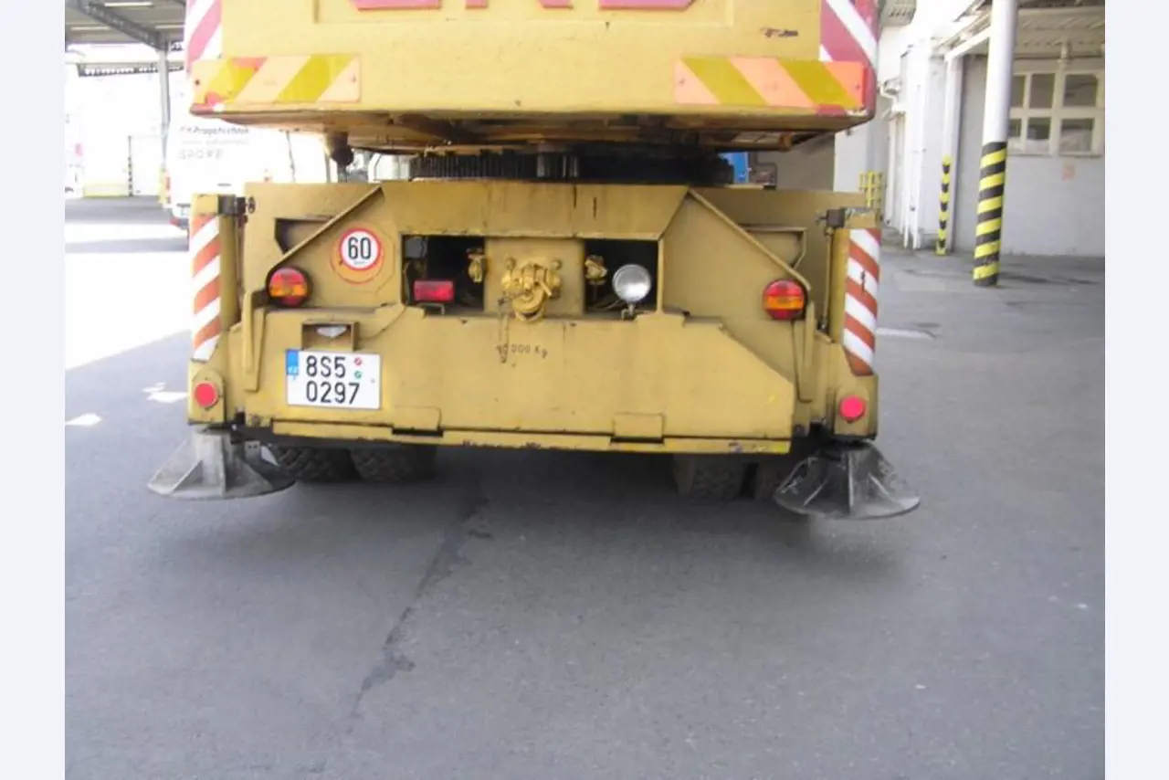 Prumyslových robotu-9